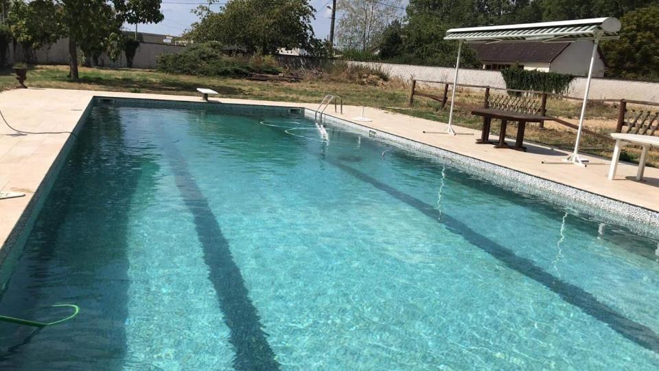Corps De Ferme Dans Belle Propriete Avec Chiens Et Chevaux Villa Venizy Buitenkant foto
